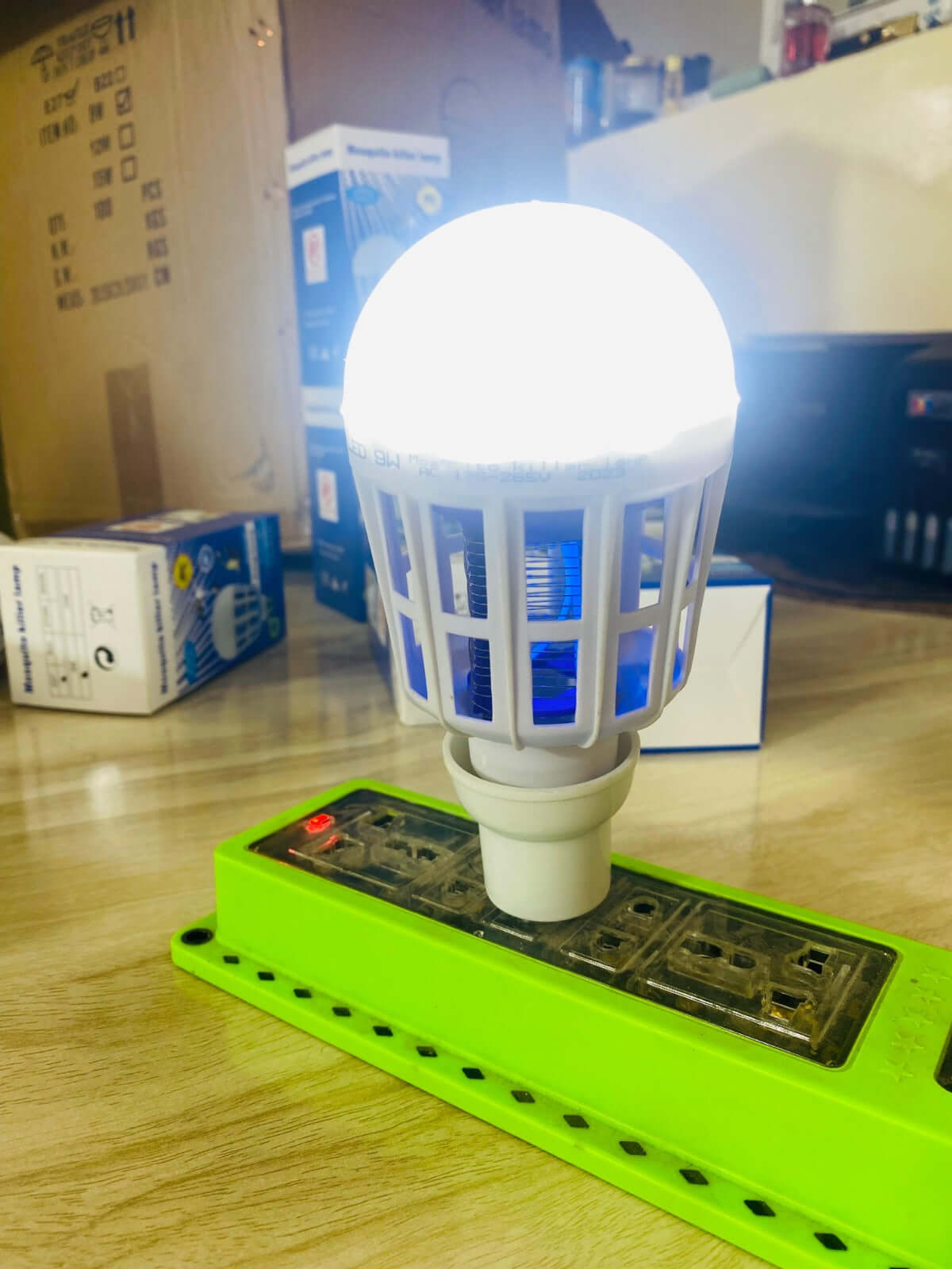 Mosquito Killer Bulb – 2-in-1 UV Mosquito Killer & Energy-Saving LED Mosquito Killer Light Zenvixo